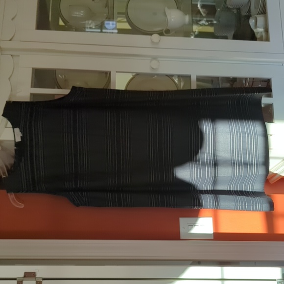 Women's Loft Sleeveless Dress - Picture 10 of 10